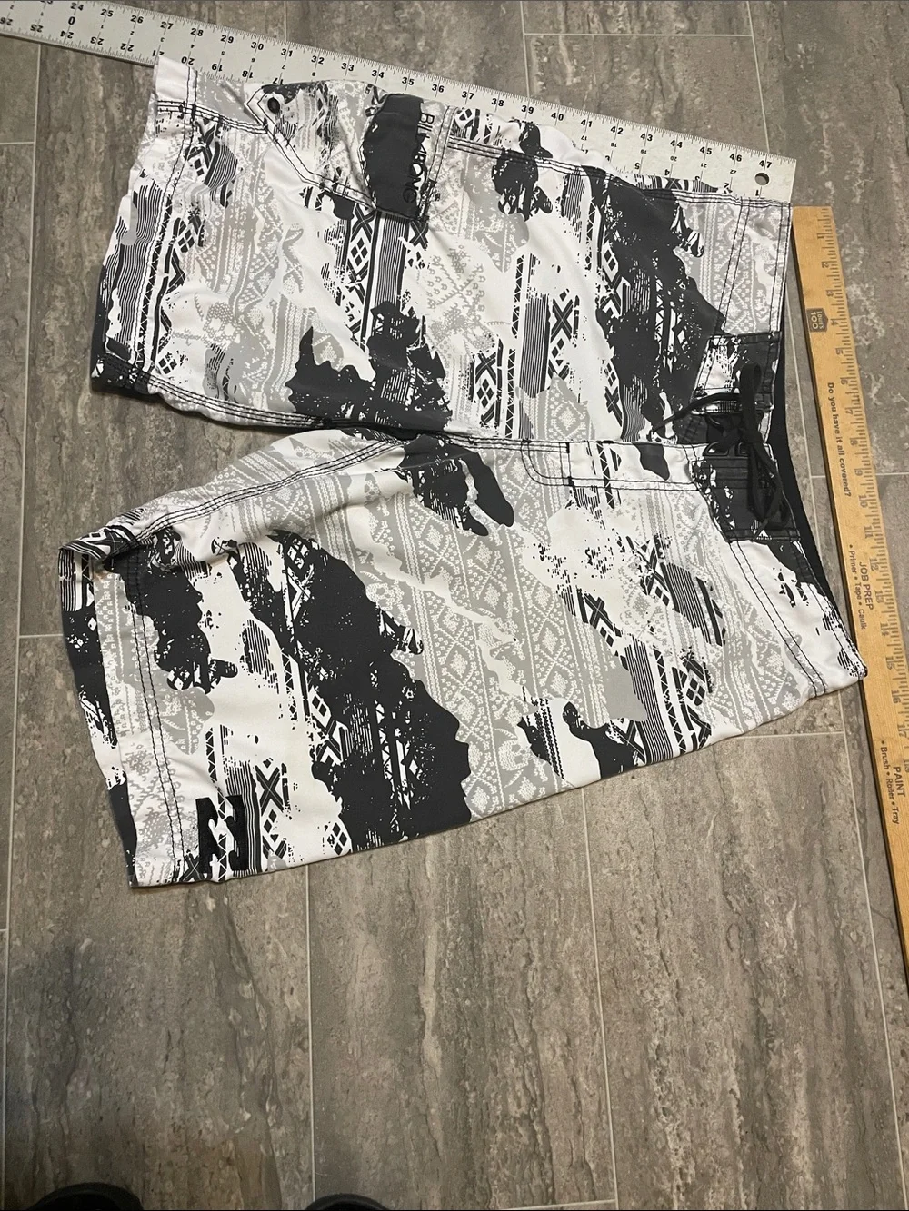 Men's Billabong Pirate Code Boardshorts Size 32 Surf Beach Summer